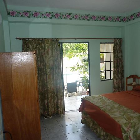 The Hummingbird Hotel Crown Point Luaran gambar